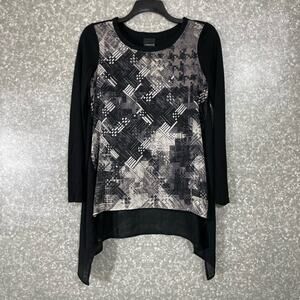 Trouve Black & White Abstract Pattern Hi-Low Hem Top - Size Small - Long Sleeve
